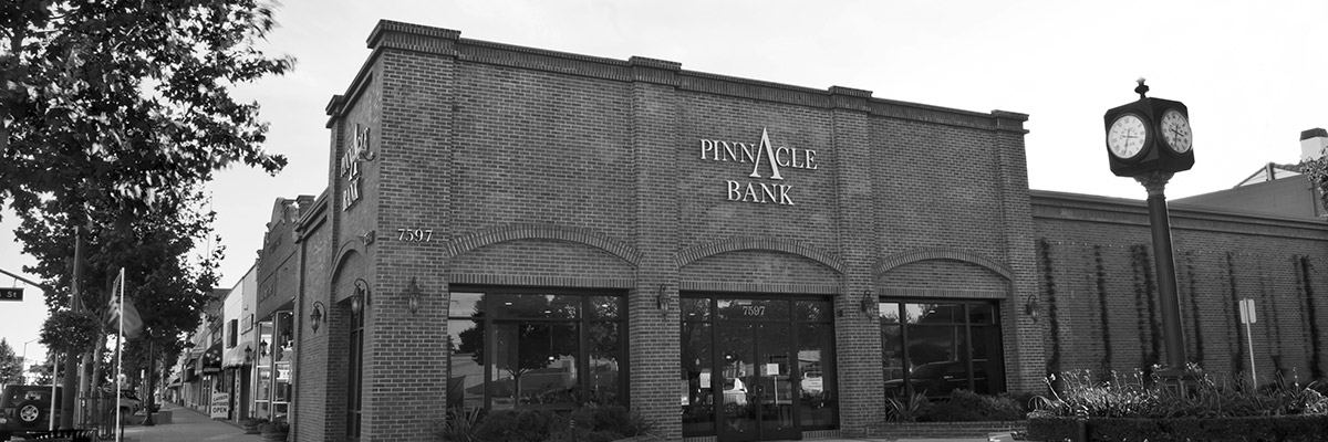 Pinnacle Bank in Gilroy location.